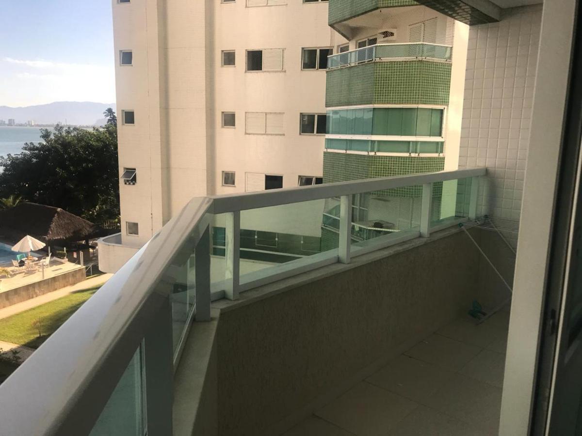 Apartamento Pe Na Areia Frente Para O Mar E Piscina Na Prainha Карагуататуба Екстер'єр фото