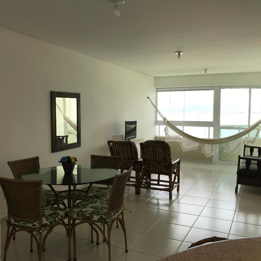 Apartamento Pe Na Areia Frente Para O Mar E Piscina Na Prainha Карагуататуба Екстер'єр фото