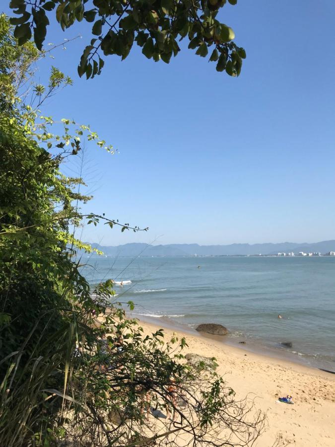 Apartamento Pe Na Areia Frente Para O Mar E Piscina Na Prainha Карагуататуба Екстер'єр фото