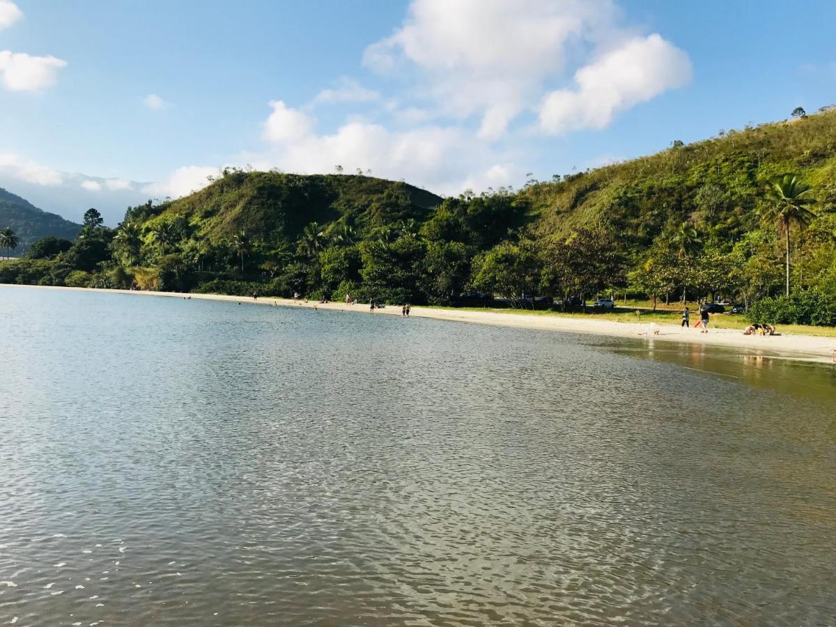 Apartamento Pe Na Areia Frente Para O Mar E Piscina Na Prainha Карагуататуба Екстер'єр фото