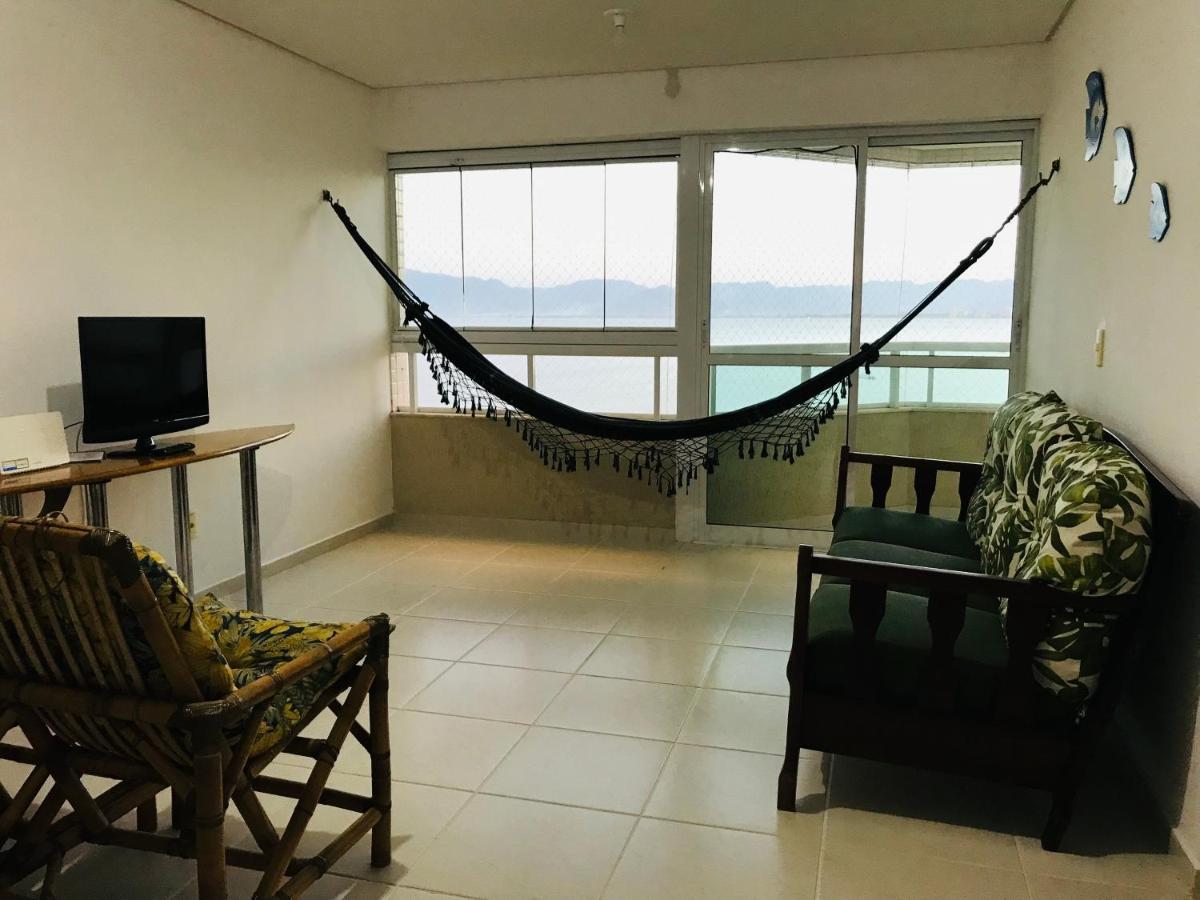 Apartamento Pe Na Areia Frente Para O Mar E Piscina Na Prainha Карагуататуба Екстер'єр фото