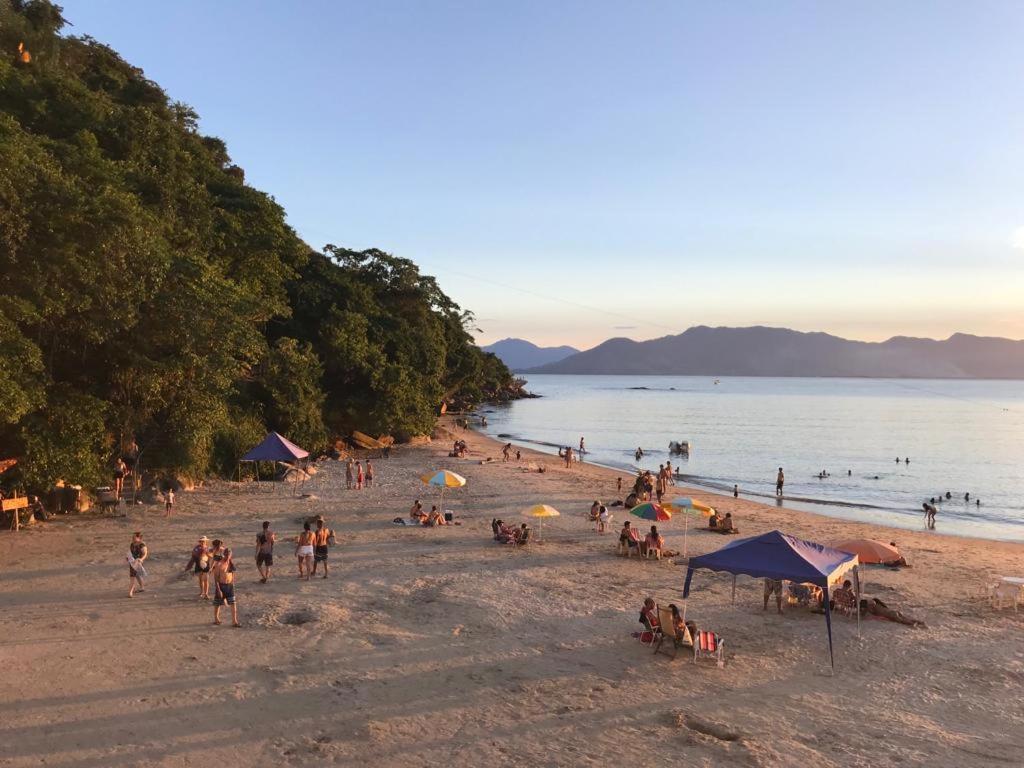Apartamento Pe Na Areia Frente Para O Mar E Piscina Na Prainha Карагуататуба Екстер'єр фото